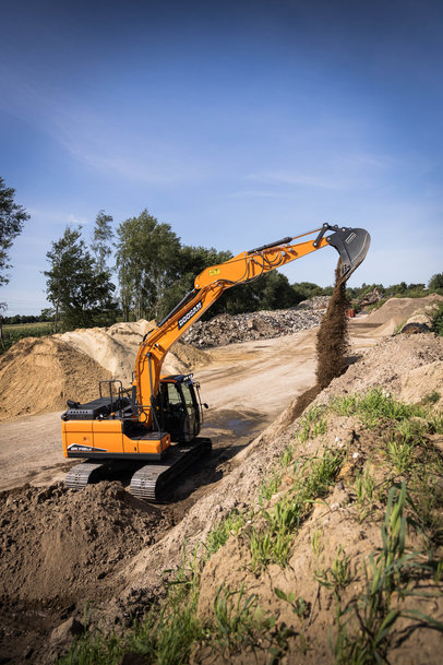 First Look at New Doosan Excavators at ScotPlant 2022